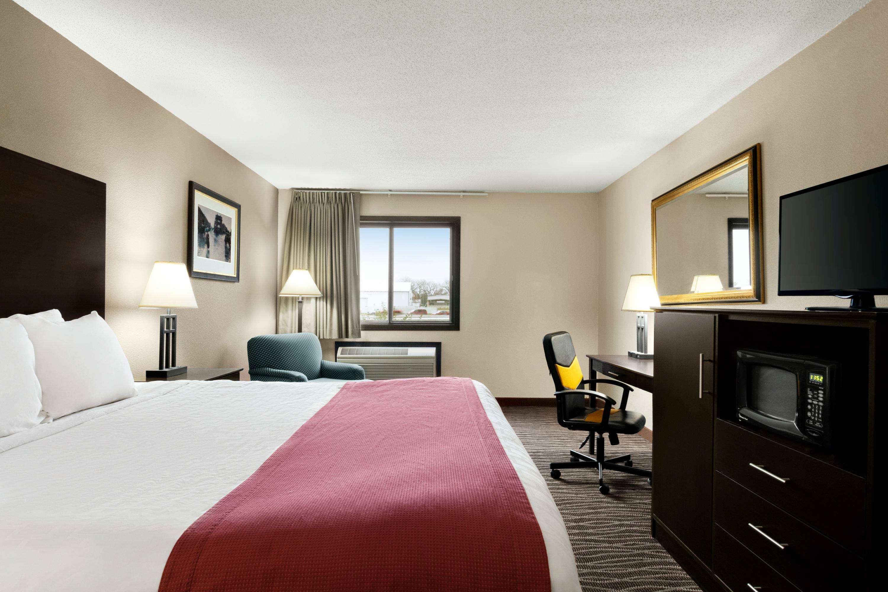Baymont By Wyndham Sioux Falls North,I-29,Russell St, Airport Exterior foto