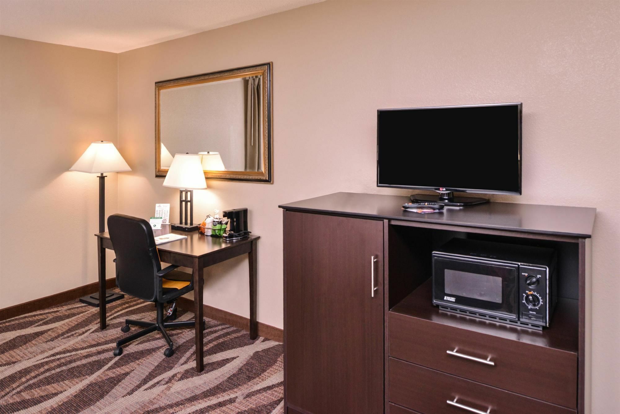 Baymont By Wyndham Sioux Falls North,I-29,Russell St, Airport Exterior foto