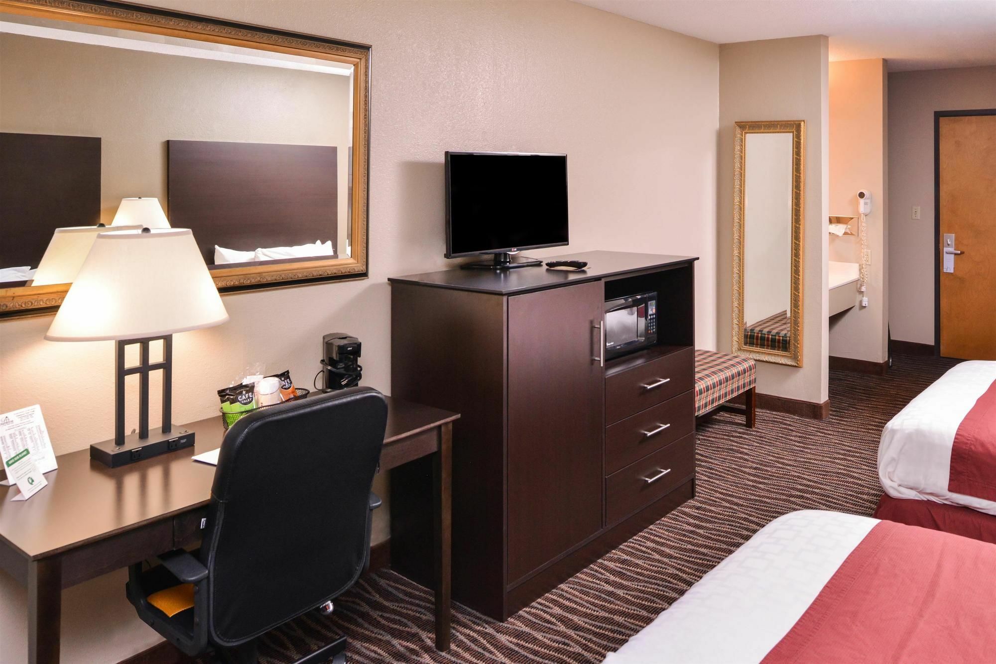 Baymont By Wyndham Sioux Falls North,I-29,Russell St, Airport Exterior foto
